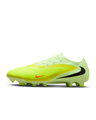 Nike Phantom 6 Low Pro Firm-Ground Football Boot. Nike SG